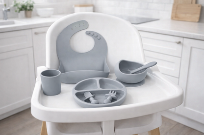 Ensemble Repas Bébé en Silicone – Bavoir, Assiette, Bol, Tasse & Cuillères | Sans BPA