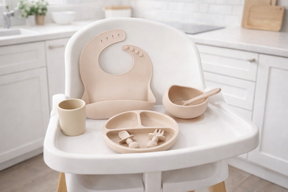 Ensemble Repas Bébé en Silicone – Bavoir, Assiette, Bol, Tasse & Cuillères | Sans BPA