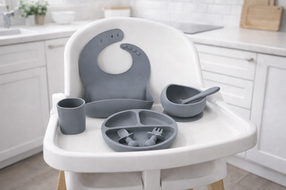 Ensemble Repas Bébé en Silicone – Bavoir, Assiette, Bol, Tasse & Cuillères | Sans BPA