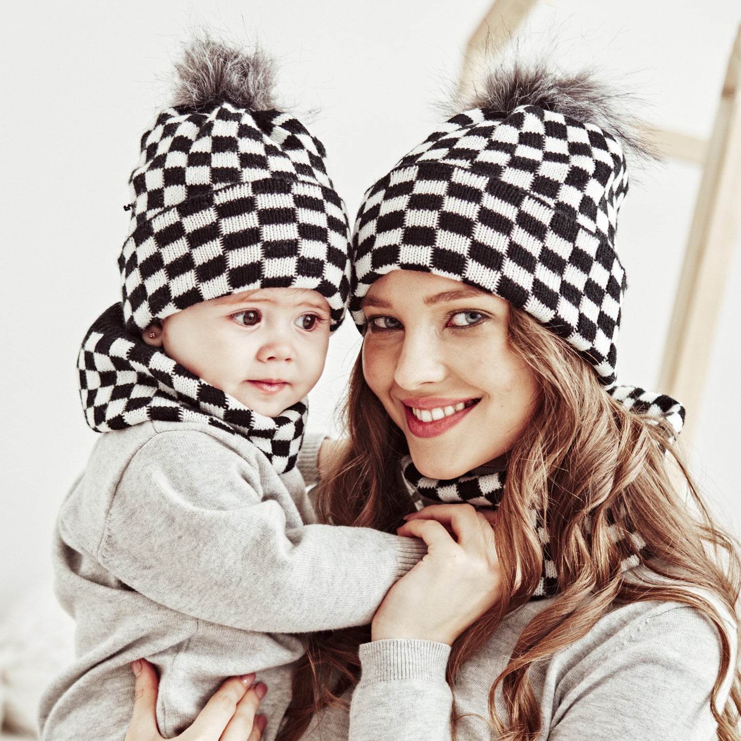 Ensemble Hiver Maman & Bébé Assorti – Bonnet & Cache-Cou Chauds
